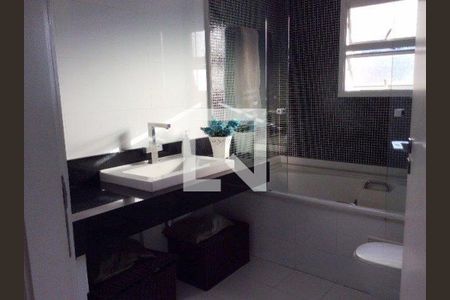 Apartamento à venda com 216m², 4 quartos e 3 vagas
