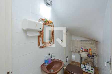 Casa à venda com 140m², 3 quartos e 2 vagas Casa à venda com 140m², 3 quartos e 2 vagasLavabo