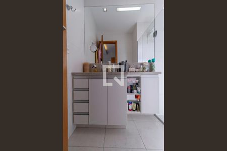 Apartamento à venda com 88m², 3 quartos e 2 vagasBanheiro da suíte