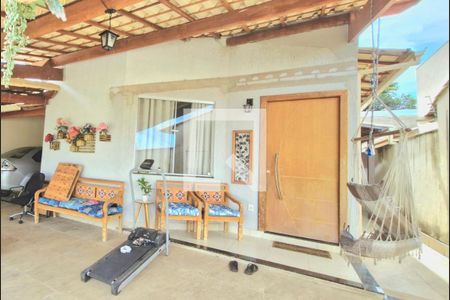 Casa à venda com 101m², 3 quartos e 2 vagasFachada da casa