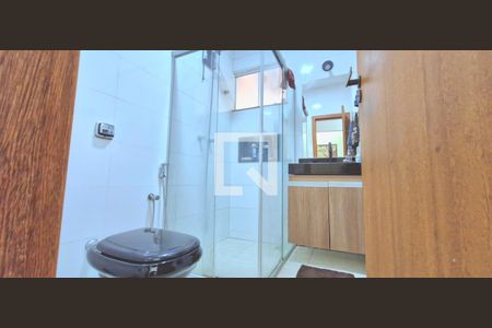 Casa à venda com 101m², 3 quartos e 2 vagasBanheiro da Suíte 1