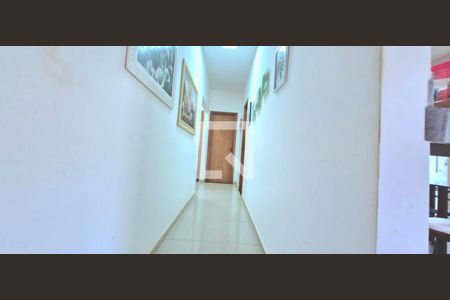 Casa à venda com 101m², 3 quartos e 2 vagasCorredor