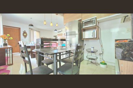 Casa à venda com 101m², 3 quartos e 2 vagasCozinha