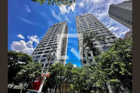 Apartamento para alugar com 91m², 2 quartos e 1 vaga Apartamento para alugar com 91m², 2 quartos e 1 vagaFachada