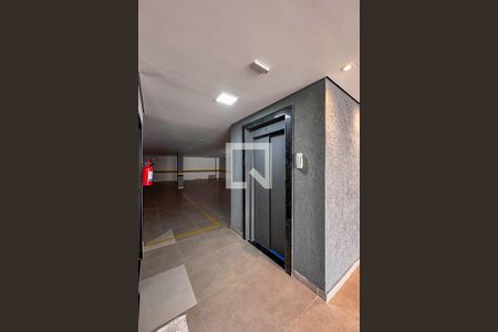Apartamento à venda com 54m², 2 quartos e 1 vaga Apartamento à venda com 54m², 2 quartos e 1 vagaElevador
