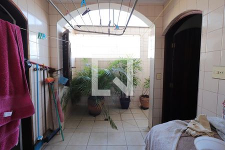 Casa à venda com 360m², 4 quartos e 2 vagasÁrea de Serviço