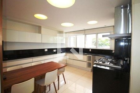 Apartamento à venda com 370m², 4 quartos e 5 vagas