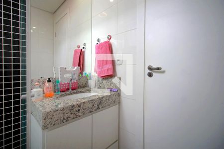 Apartamento à venda com 64m², 2 quartos e 2 vagasBanheiro da Suíte 2