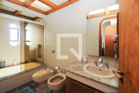 Apartamento à venda com 278m², 3 quartos e 3 vagas Apartamento à venda com 278m², 3 quartos e 3 vagasBanheiro da Suíte 1