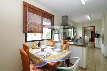 Apartamento à venda com 278m², 3 quartos e 3 vagas Apartamento à venda com 278m², 3 quartos e 3 vagasCozinha