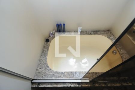 Apartamento à venda com 278m², 3 quartos e 3 vagas Apartamento à venda com 278m², 3 quartos e 3 vagasBanheiro da Suíte 1