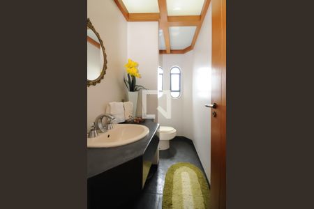 Apartamento à venda com 278m², 3 quartos e 3 vagas Apartamento à venda com 278m², 3 quartos e 3 vagasLavabo