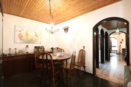 Casa à venda com 210m², 4 quartos e 5 vagasSala de Jantar