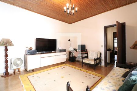 Casa à venda com 210m², 4 quartos e 5 vagasSala de TV