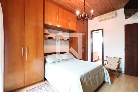 Casa à venda com 210m², 4 quartos e 5 vagasSuíte