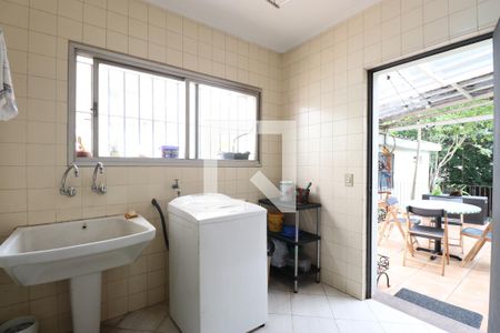 Casa à venda com 210m², 4 quartos e 5 vagasÁrea de Serviço