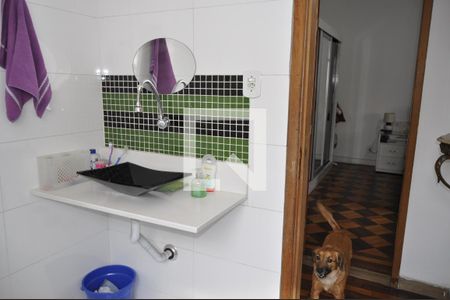 Casa à venda com 227m², 3 quartos e 3 vagasBanheiro 2