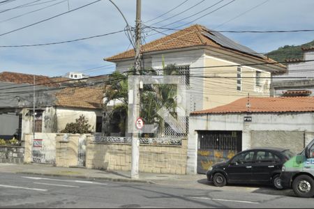 Casa à venda com 227m², 3 quartos e 3 vagasFachada