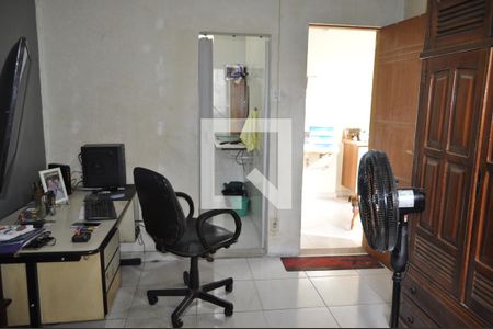 Casa à venda com 227m², 3 quartos e 3 vagasEscritório