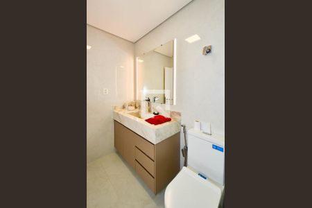 Apartamento à venda com 210m², 4 quartos e 3 vagas Apartamento à venda com 210m², 4 quartos e 3 vagasBanheiro social