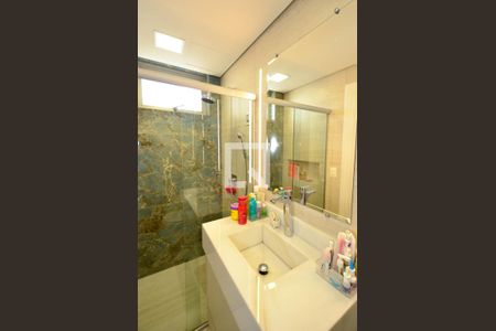 Apartamento à venda com 210m², 4 quartos e 3 vagas Apartamento à venda com 210m², 4 quartos e 3 vagasBanheiro suite