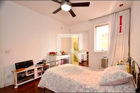 Apartamento à venda com 210m², 4 quartos e 3 vagas Apartamento à venda com 210m², 4 quartos e 3 vagasSuite