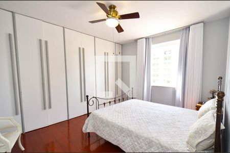 Apartamento à venda com 210m², 4 quartos e 3 vagas Apartamento à venda com 210m², 4 quartos e 3 vagasSuite2