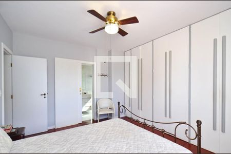 Apartamento à venda com 210m², 4 quartos e 3 vagas Apartamento à venda com 210m², 4 quartos e 3 vagasSuite2