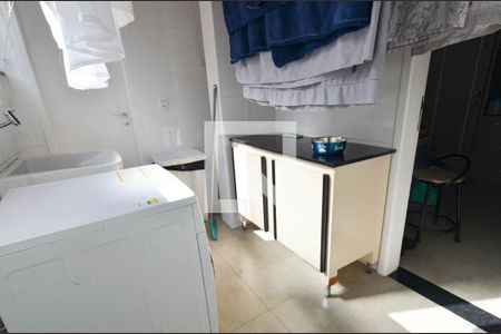 Apartamento à venda com 210m², 4 quartos e 3 vagas Apartamento à venda com 210m², 4 quartos e 3 vagasArea serviço