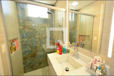 Apartamento à venda com 210m², 4 quartos e 3 vagas Apartamento à venda com 210m², 4 quartos e 3 vagasBanheiro suite