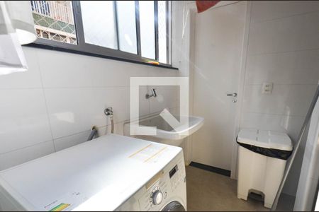 Apartamento à venda com 210m², 4 quartos e 3 vagas Apartamento à venda com 210m², 4 quartos e 3 vagasArea serviço