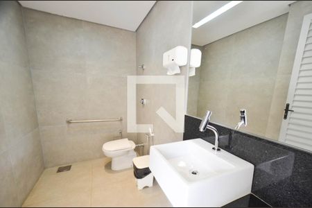 Apartamento à venda com 210m², 4 quartos e 3 vagas Apartamento à venda com 210m², 4 quartos e 3 vagasSalão de festas/ banheiros