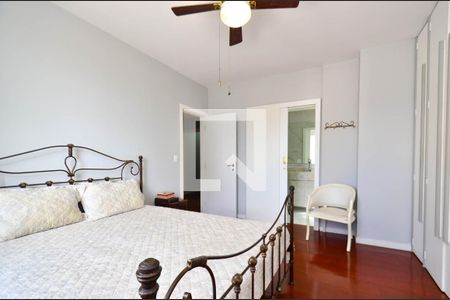 Apartamento à venda com 210m², 4 quartos e 3 vagas Apartamento à venda com 210m², 4 quartos e 3 vagasSuite2