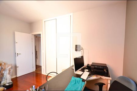 Apartamento à venda com 210m², 4 quartos e 3 vagas Apartamento à venda com 210m², 4 quartos e 3 vagasQuarto2