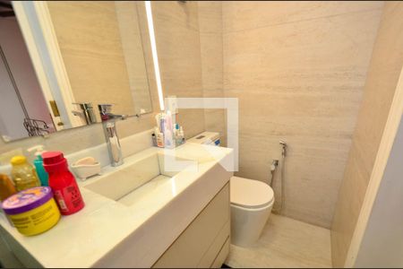 Apartamento à venda com 210m², 4 quartos e 3 vagas Apartamento à venda com 210m², 4 quartos e 3 vagasBanheiro suite