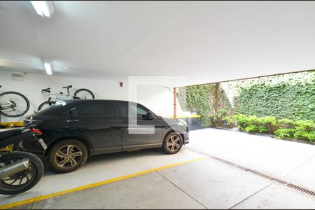 Apartamento à venda com 210m², 4 quartos e 3 vagas Apartamento à venda com 210m², 4 quartos e 3 vagasGaragem