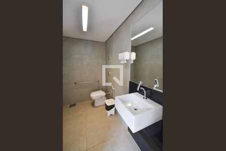 Apartamento à venda com 210m², 4 quartos e 3 vagas Apartamento à venda com 210m², 4 quartos e 3 vagasSalão de festas/ banheiros