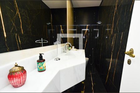 Apartamento à venda com 210m², 4 quartos e 3 vagas Apartamento à venda com 210m², 4 quartos e 3 vagasLavabo social