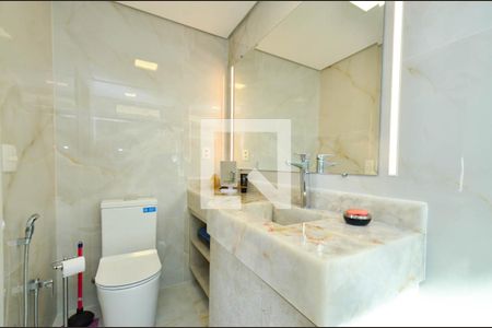 Apartamento à venda com 210m², 4 quartos e 3 vagas Apartamento à venda com 210m², 4 quartos e 3 vagasBanheiro suite 2