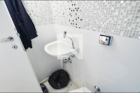 Apartamento à venda com 210m², 4 quartos e 3 vagas Apartamento à venda com 210m², 4 quartos e 3 vagasBanheiro serviço