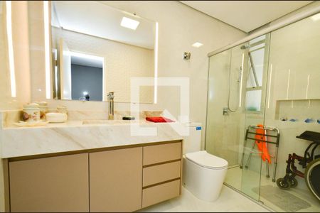 Apartamento à venda com 210m², 4 quartos e 3 vagas Apartamento à venda com 210m², 4 quartos e 3 vagasBanheiro social