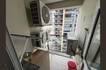 Apartamento à venda com 157m², 2 quartos e 3 vagas Apartamento à venda com 157m², 2 quartos e 3 vagasÁrea de Serviço