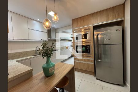 Apartamento à venda com 157m², 2 quartos e 3 vagas Apartamento à venda com 157m², 2 quartos e 3 vagasCozinha