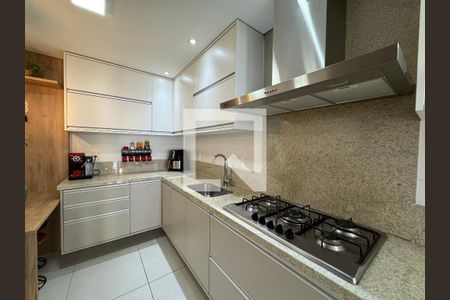 Apartamento à venda com 157m², 2 quartos e 3 vagas Apartamento à venda com 157m², 2 quartos e 3 vagasCozinha
