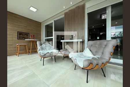 Apartamento à venda com 157m², 2 quartos e 3 vagas Apartamento à venda com 157m², 2 quartos e 3 vagasVaranda da Sala