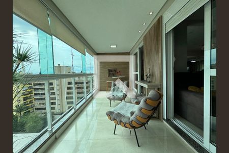 Apartamento à venda com 157m², 2 quartos e 3 vagas Apartamento à venda com 157m², 2 quartos e 3 vagasVaranda da Sala