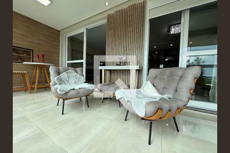 Apartamento à venda com 157m², 2 quartos e 3 vagas Apartamento à venda com 157m², 2 quartos e 3 vagasVaranda da Sala