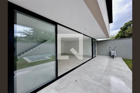 Casa de condomínio à venda com 496m², 4 quartos e 4 vagasVaranda/Quintal