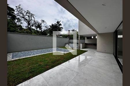 Casa de condomínio à venda com 496m², 4 quartos e 4 vagasVaranda/Quintal