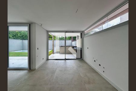 Casa de condomínio à venda com 496m², 4 quartos e 4 vagasCozinha